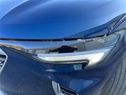 Used 2023 Buick Envision Essence image 9