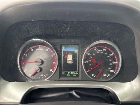 Used 2017 Toyota RAV4 SE image 31