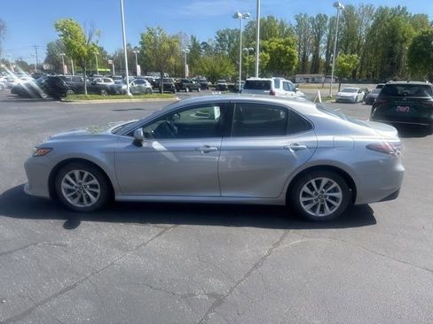 Used 2023 Toyota Camry LE image 4