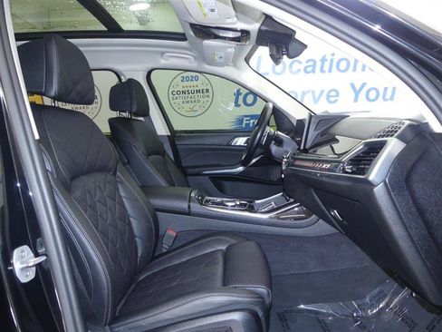 Used 2024 BMW X7 xDrive40i w/ Climate Comfort Package AWD/4WD image 8