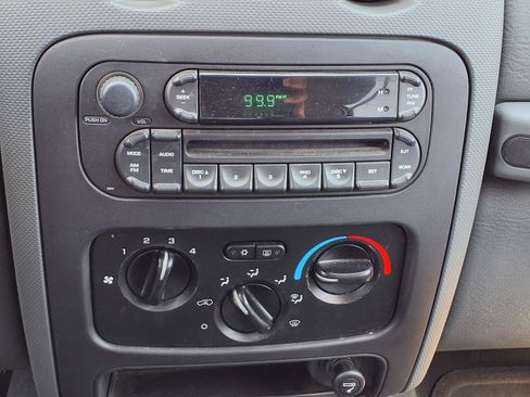 Used 2005 Jeep Liberty Sport AWD/4WD image 14