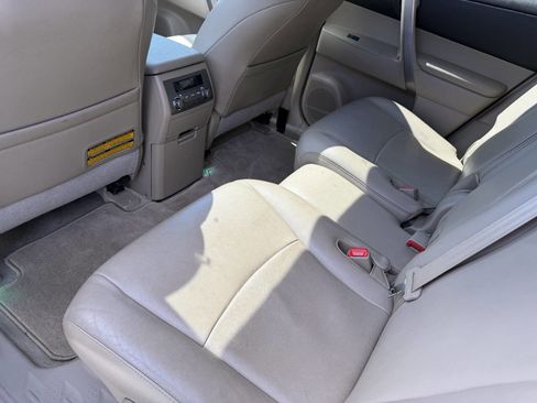 Used 2010 Toyota Highlander SE image 21