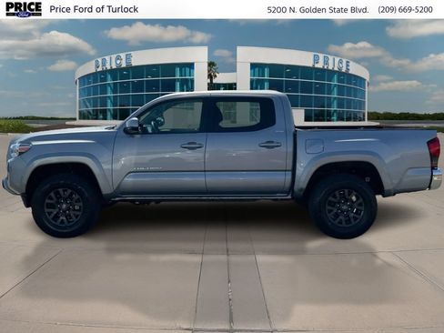 Used 2021 Toyota Tacoma SR5 AWD/4WD image 8