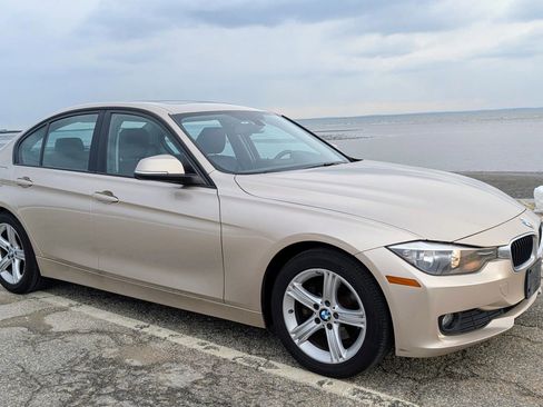 Used 2013 BMW 320i xDrive Sedan image 10