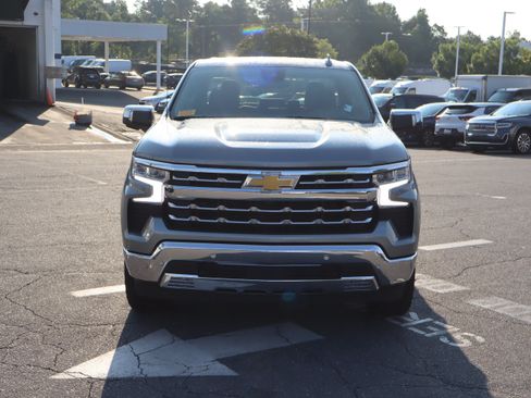 Used 2024 Chevrolet Silverado 1500 LTZ w/ Z71 Off-Road Package AWD/4WD image 3