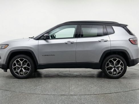 Used 2025 Jeep Compass Limited AWD/4WD image 5