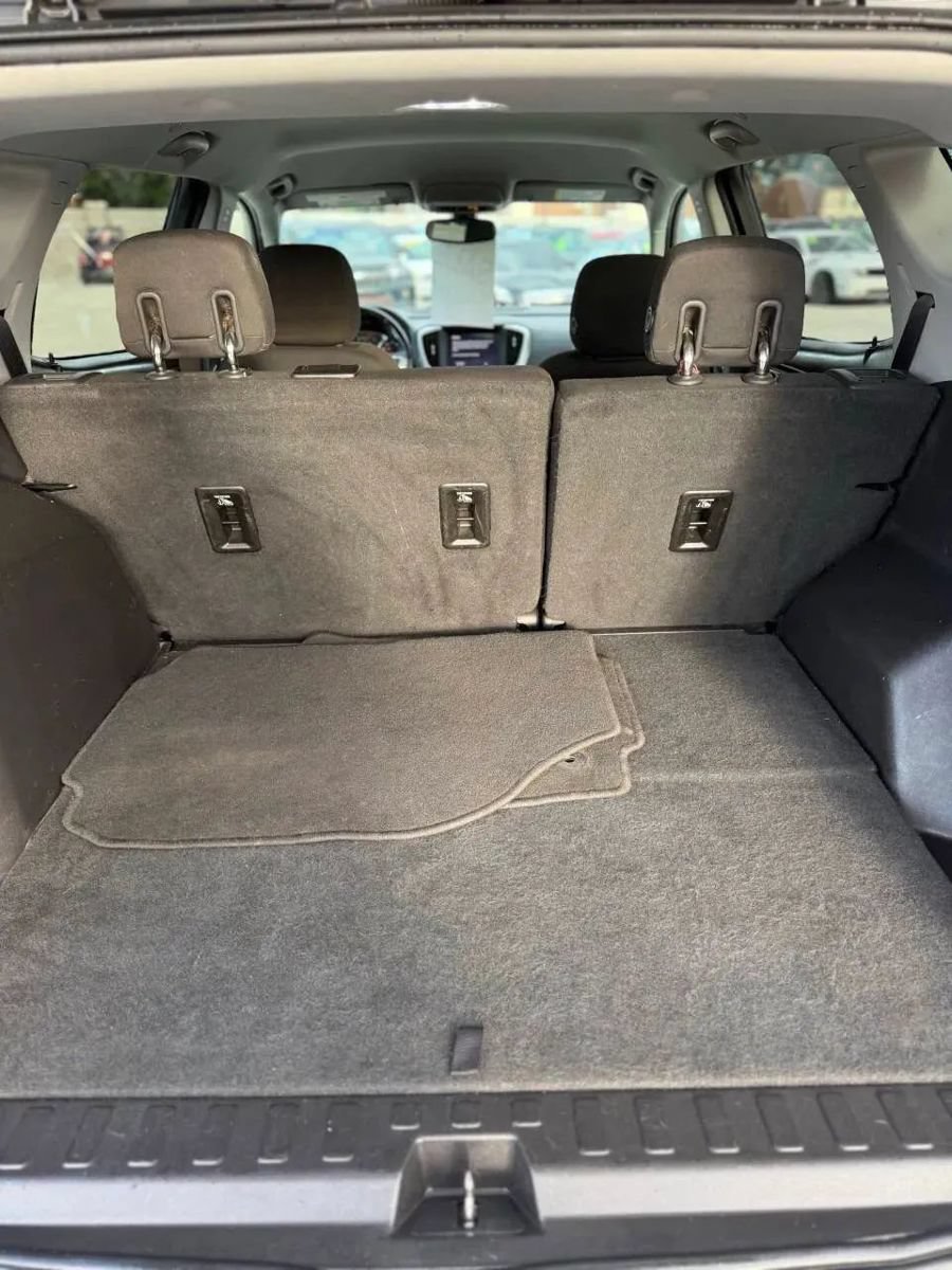 Used 2018 GMC Terrain SLE w/ Driver Convenience Package AWD/4WD image 18