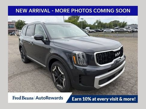 Used 2025 Kia Telluride EX FWD image 1
