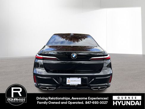 Used 2024 BMW 760i xDrive w/ Premium Package AWD/4WD image 8