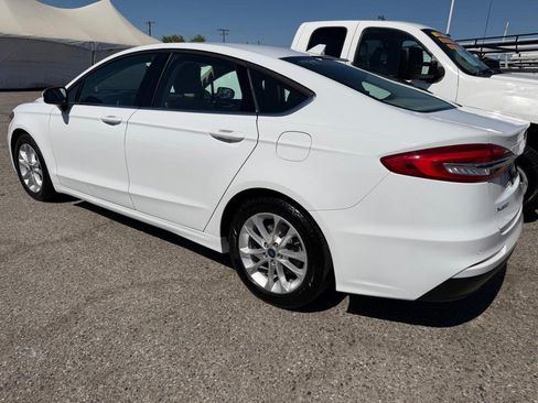 Used 2019 Ford Fusion SE FWD image 9