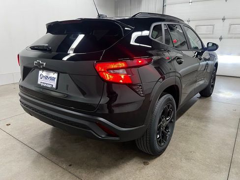 New 2026 Chevrolet Trax LT w/ Midnight Edition image 3