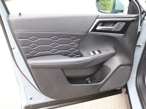 Used 2025 Mitsubishi Outlander SEL AWD/4WD image 9