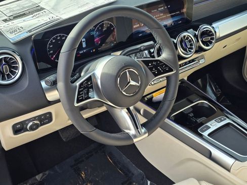 Used 2026 Mercedes-Benz GLB 250 4MATIC image 15