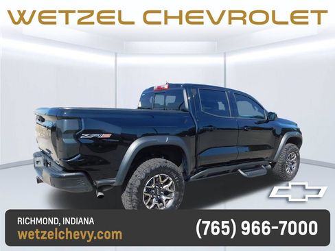 Used 2025 Chevrolet Colorado ZR2 w/ Technology Package AWD/4WD image 3