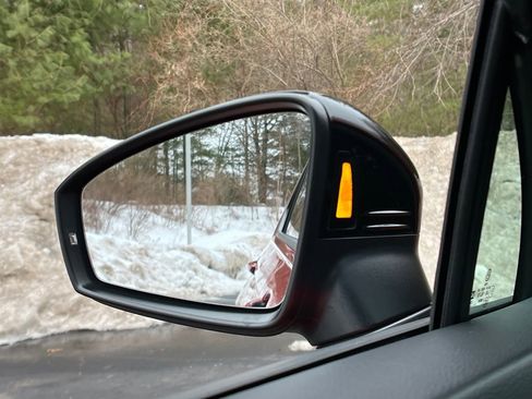 Used 2024 Volkswagen Tiguan SE R-Line image 26