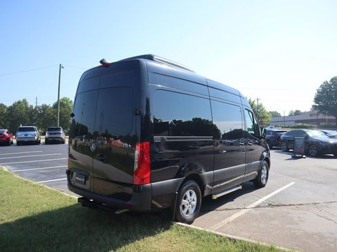 Used 2021 Mercedes-Benz Sprinter 2500 image 9