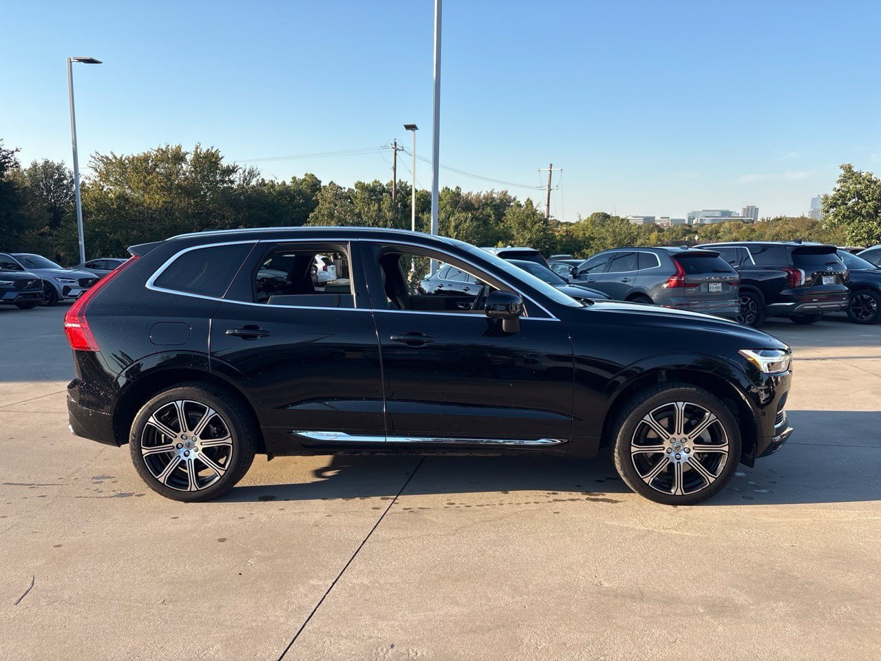Used 2019 Volvo XC60 T8 Inscription w/ Advanced Package AWD/4WD image 4