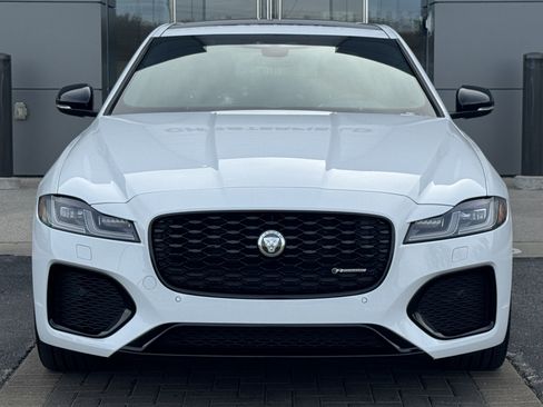 Used 2024 Jaguar XF R-Dynamic SE AWD/4WD image 8