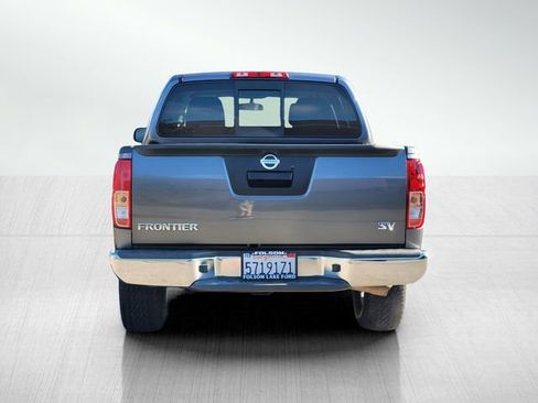 Used 2016 Nissan Frontier SV image 5