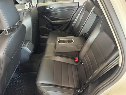Used 2024 Volkswagen Jetta SE w/ Panoramic Sunroof Package FWD image 13