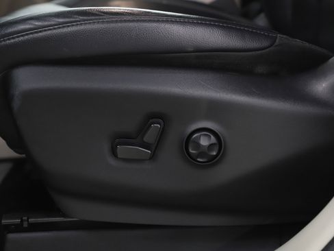 Used 2022 Chrysler Pacifica Touring-L image 30