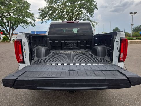 Used 2024 GMC Sierra 1500 SLT AWD/4WD image 17