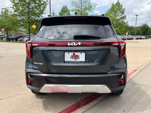 Used 2025 Kia Seltos S image 7