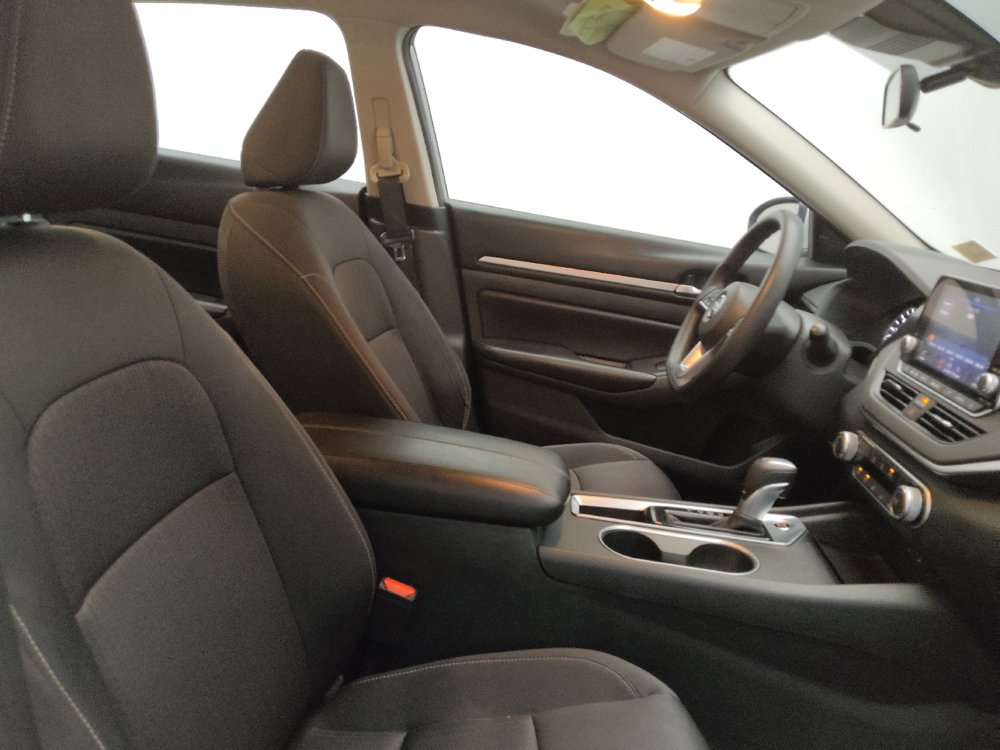 Used 2022 Nissan Altima 2.5 SV FWD image 21