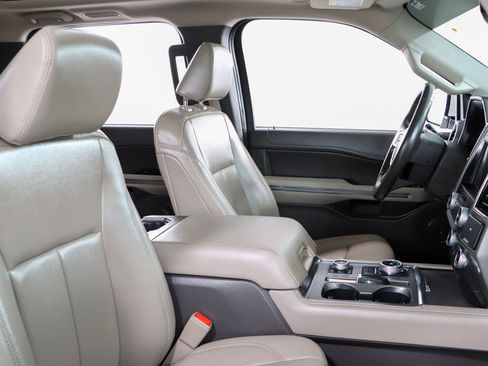 Used 2021 Ford Expedition XLT image 29