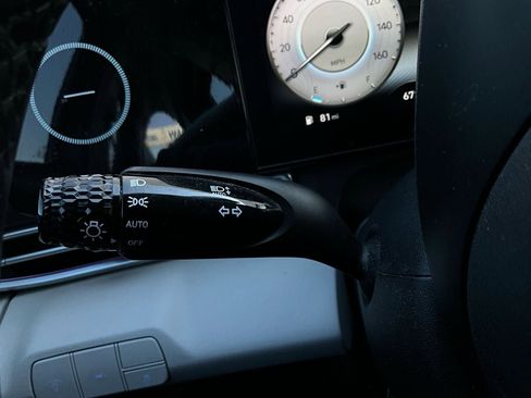 Used 2021 Hyundai Elantra Limited image 38