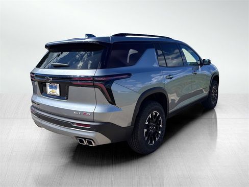 Used 2025 Chevrolet Traverse High Country image 5