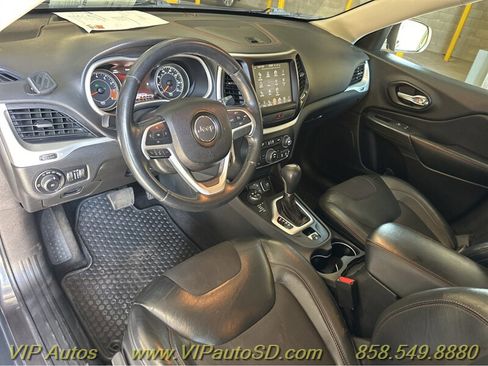 Used 2015 Jeep Cherokee Trailhawk image 16