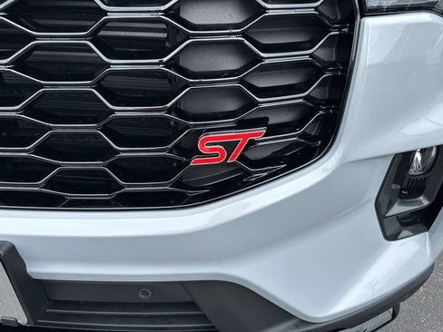 New 2026 Ford Explorer ST AWD/4WD image 9