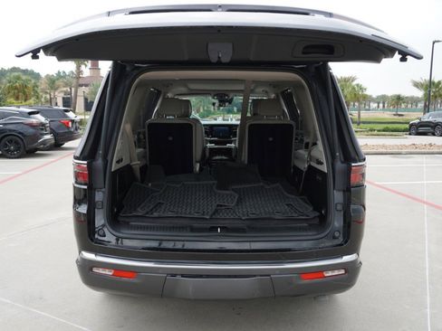 Used 2022 Jeep Wagoneer Series III w/ Premium Group I image 40