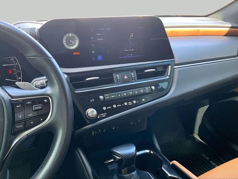 Used 2025 Lexus ES 350 w/ Premium Package FWD image 6