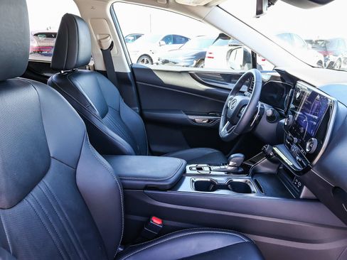 Used 2025 Lexus NX 250 FWD w/ Accessory Package (A2) image 18