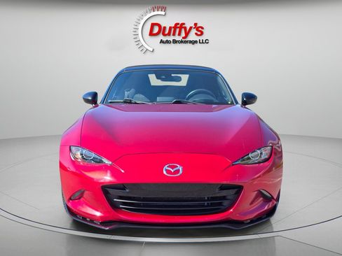 Used 2021 MAZDA MX-5 Miata Club RWD image 16