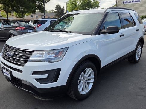 Used 2017 Ford Explorer 4WD image 2