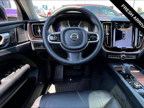 Used 2023 Volvo XC60 B5 Plus w/ Protection Package Premier FWD image 11
