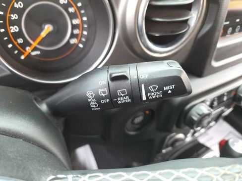 Used 2018 Jeep Wrangler Unlimited Sahara w/ Dual Top Group AWD/4WD image 58