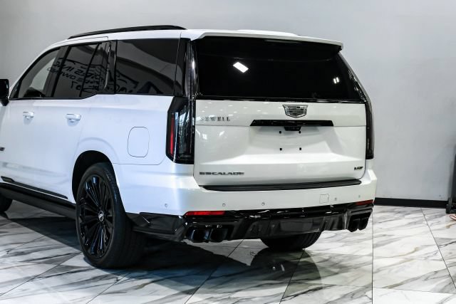 Used 2025 Cadillac Escalade V w/ LPO, Floor Liner Package AWD/4WD image 15