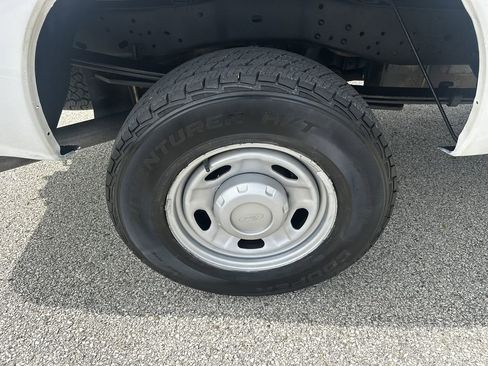 Used 2014 Ford F250 XL w/ Power Equipment Group image 16