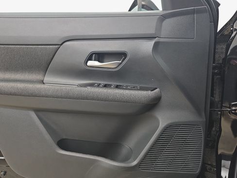 Used 2026 Nissan Kicks SV FWD image 23