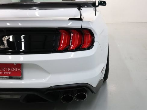 Used 2022 Ford Mustang Shelby GT500 w/ Carbon Fiber Track Pack RWD image 69