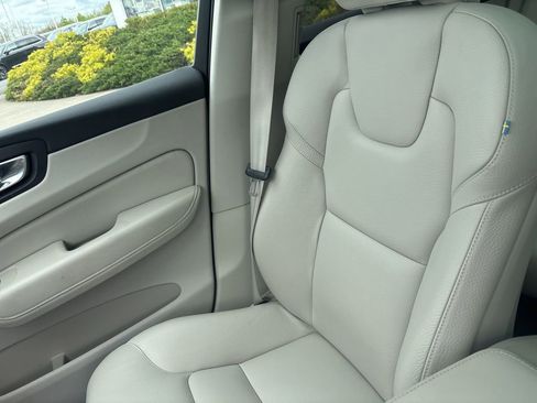 Used 2023 Volvo XC60 B5 Plus w/ Climate Package AWD/4WD image 29