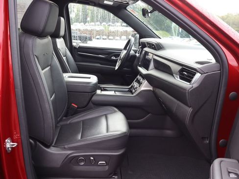 Used 2021 GMC Yukon Denali w/ Denali Premium Package AWD/4WD image 23