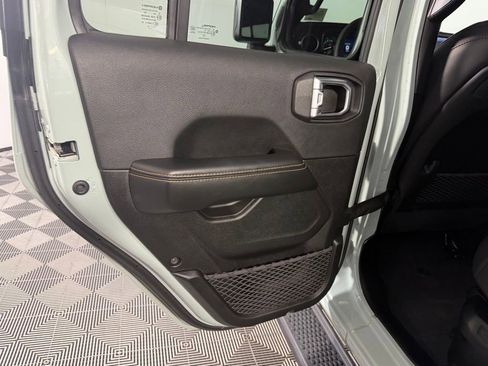 Used 2024 Jeep Wrangler Unlimited Sahara w/ Safety Group AWD/4WD image 28