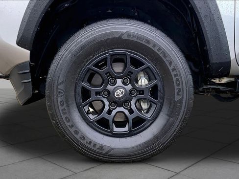Used 2023 Toyota Tacoma SR5 RWD image 11
