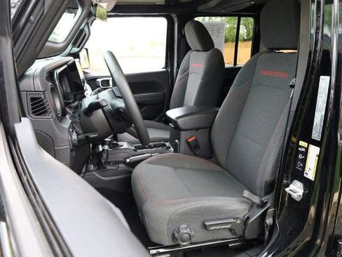 Used 2025 Jeep Wrangler Unlimited Rubicon image 8