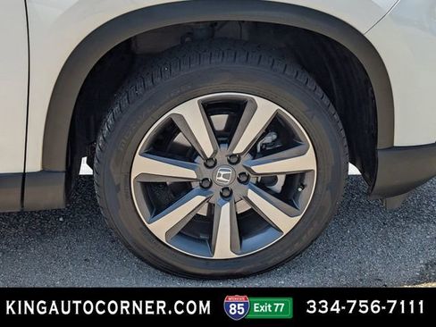 Used 2024 Honda Pilot Touring image 10